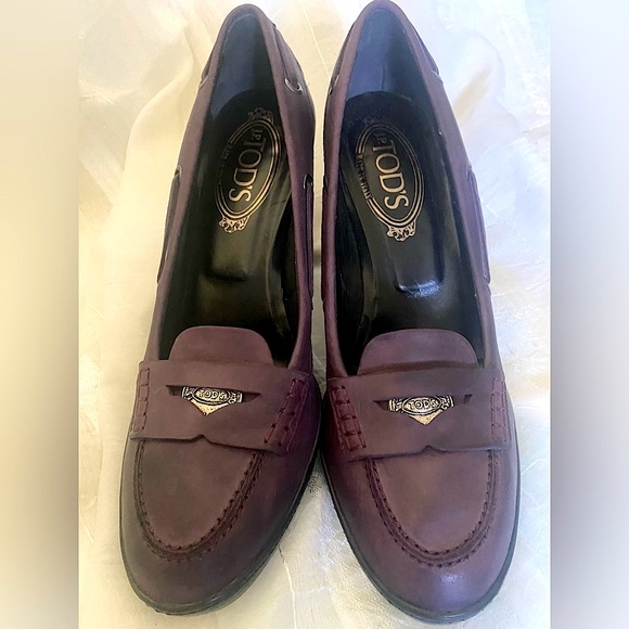 Tod’s Purple Heeled Loafers - Picture 2 of 13